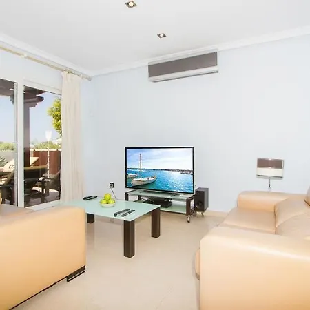 Βίλα In Playa Blanca Sleeps 8 With Pool Air Con And Wifi *